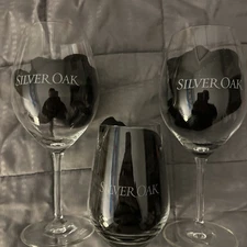 2 SCHOTT ZWIESEL Crystal SILVER OAK Winery 8 3/4" WINE GLASSES New Condition +1 
