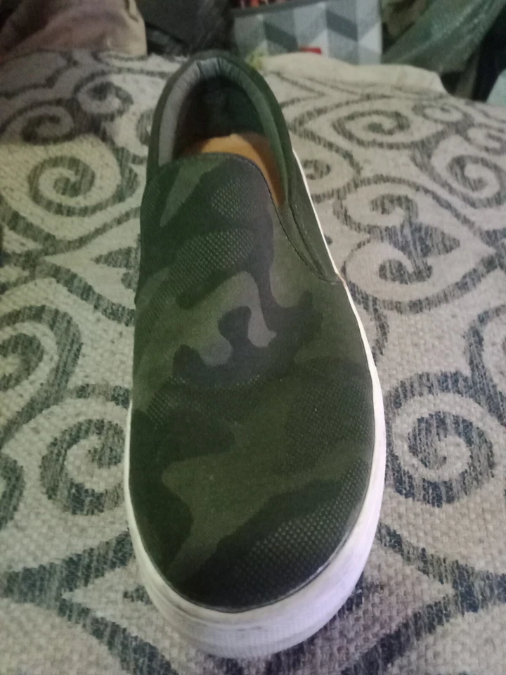 Tênis Steve Madden Feminino 9M Preto Cinza Camuflado Sapatos Gills Slip On B18 - Imagem 2 de 4