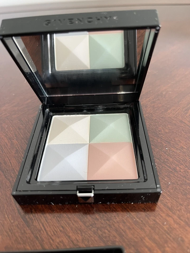 Givenchy Compact Pressed Powder Prisme Visage "Mousseline Pastel"  #1 new in box - Image 4 of 4