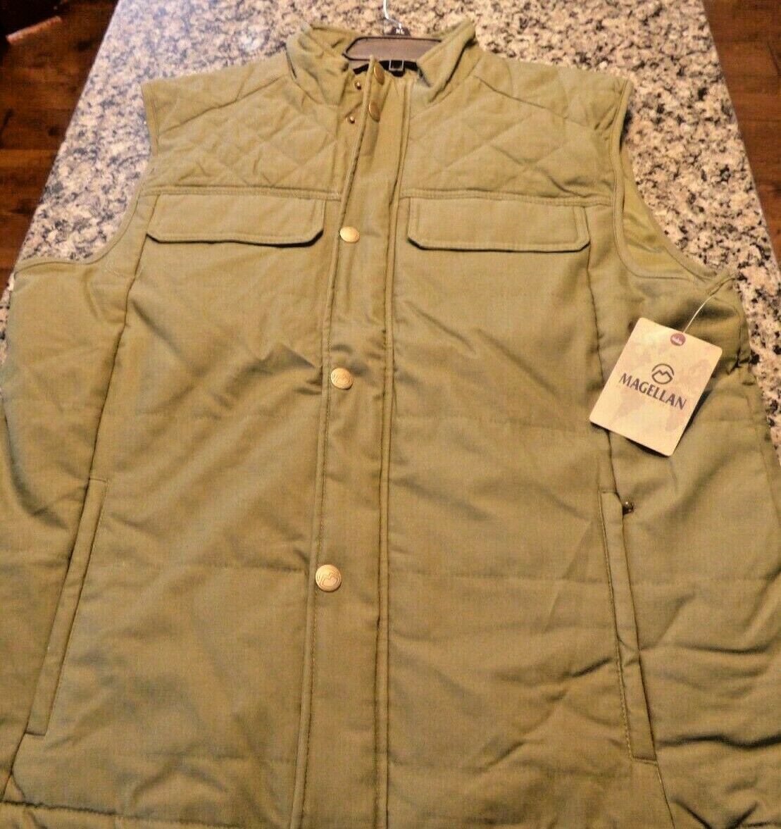 Magellan vest