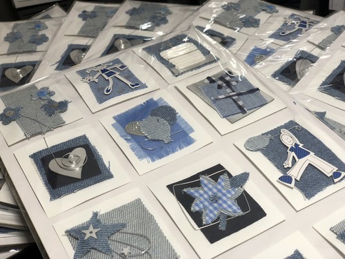 Paquete de vaqueros hechos a mano adornos para tarjetas arte y artesanía x paquete de 5 - Imagen 11 de 12