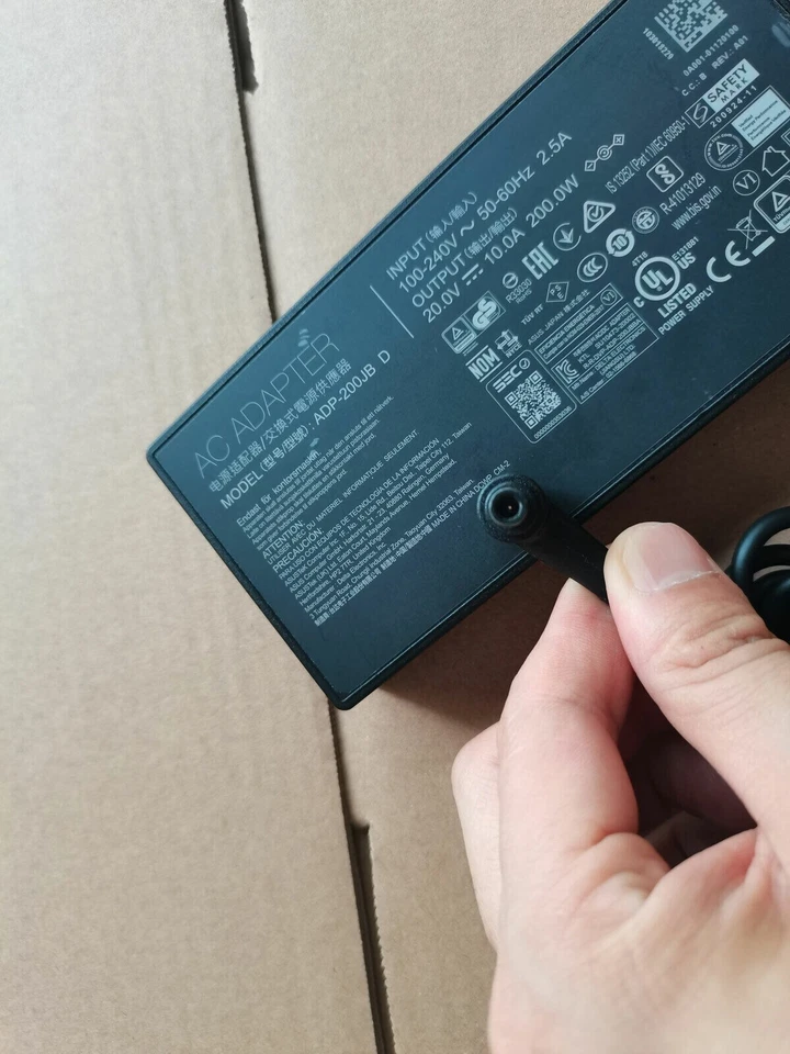 Cargador Original Asus 20V 10A ADP-200JB D 200W para ASUS ROG Zephyrus G15 GA503QR Foto 3 de 4