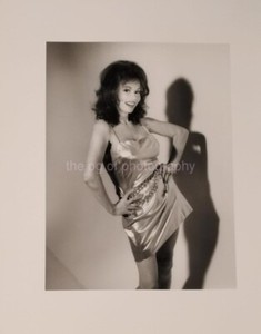 LAYA RAKI Dancer GERMAN FILM ACTRESS bw 14 X 11  FOUND  PHOTO Portrait 910 9 ZZ