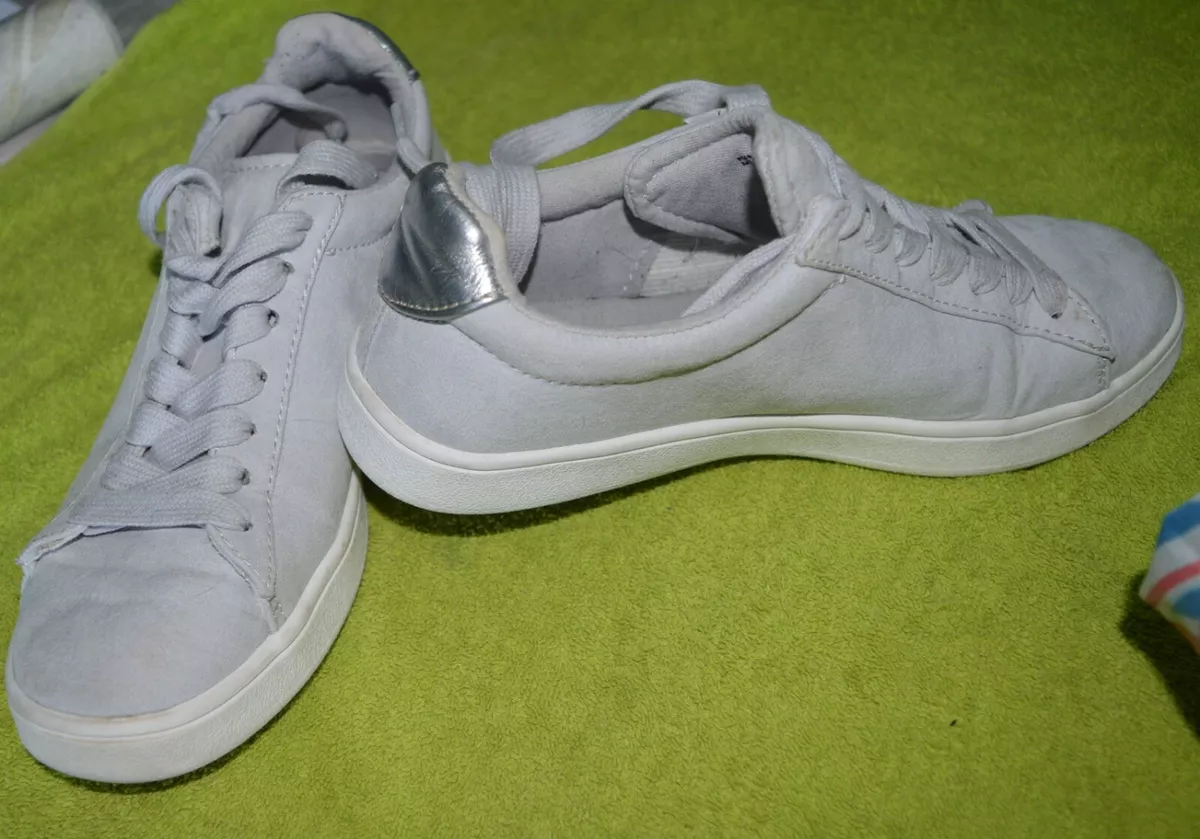 Tennis femme marque sale