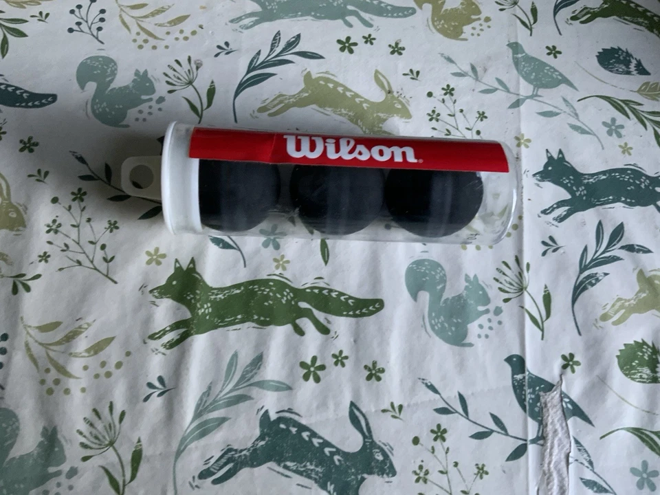 NEW [WITH LABELS ON]  WILSON SQUASH RACKET WITH ZIP BAG.& BALLS - Image 3 of 4