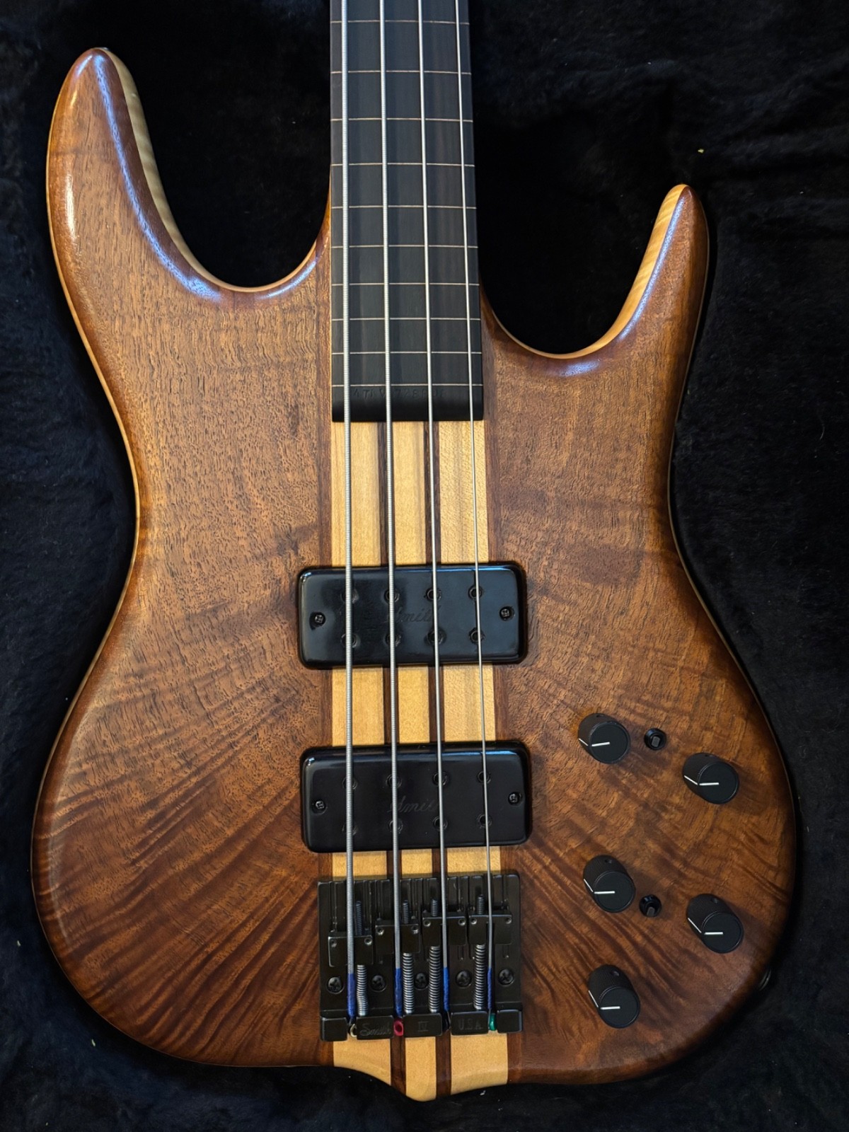 Ken Smith BT F4 TNV Black Tiger lined fretless Bass Guitar w Hard Case 2008