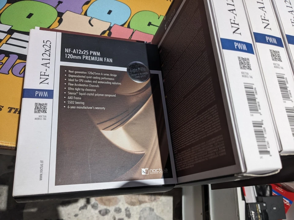 Ventiladores Noctua NF-A12x25 pintados a medida Foto 4 de 4