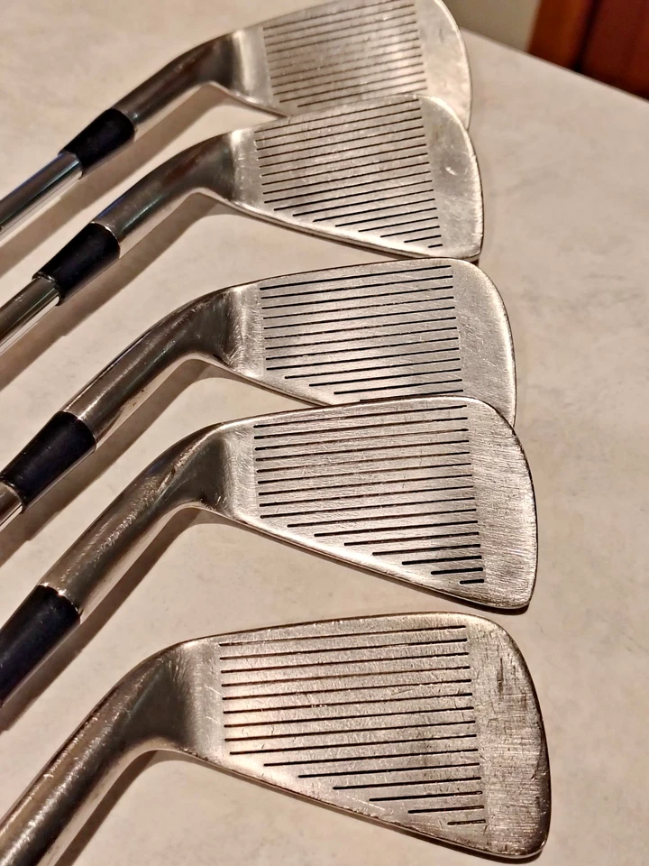 TONEY PENNA AVENGER 铁杆 7-SW 套装 男式 右握 钢硬 PENNA 高尔夫 批量 — 第 3/4 张图片