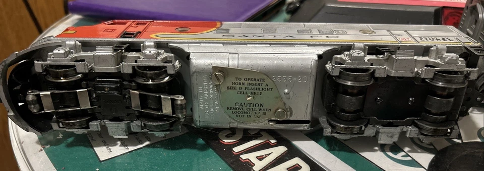 Lionel Original Postwar 1950 2343 GM F3 Set Diesel Locomotive Santa Fe (2) - Image 4 of 4