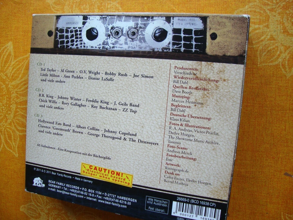 ELECTRIC BLUES 1970-2005 -  Plug It In (3-CD-SET) BEAR FAMILY, dickes Book TOP! - Bild 2 von 4