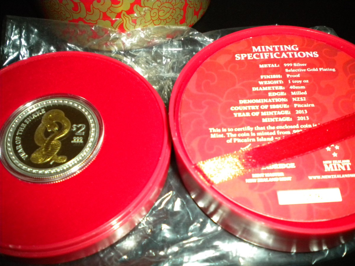 ニュージーランド 2013年 スカラベ記念銀貨 1ドル AG 999 Gilded Snake 2013 1 oz Proof Silver Lunar Coin: New Zealand