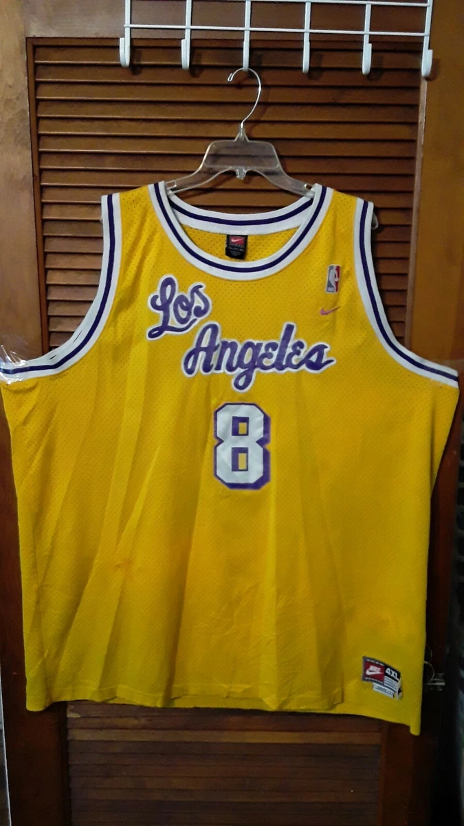 Lakers to add alternate sleeved jerseys, according to report