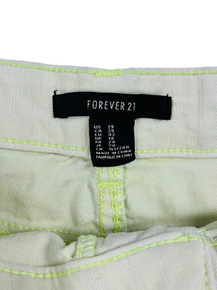 Pantalones cortos de jean Forever 21 para mujer verde lima talla 29 Foto 3 de 3