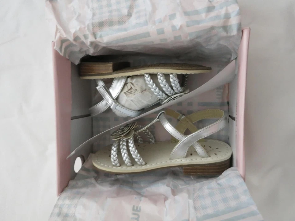 Sandalias Me Too Lil Kala Metálicas Plateadas Zapatos Flor NUEVO Pascua Tirantes Foto 3 de 4