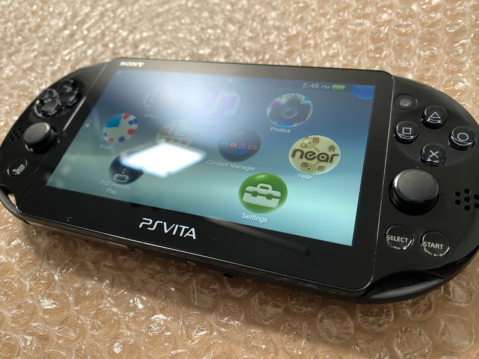 PS Vita Slim (PCH2001 3.74 FW) CONSOLE / CHARGER / 8GB MEMORY CARD