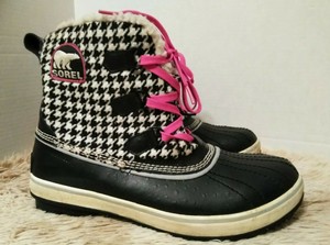 sorel houndstooth boots