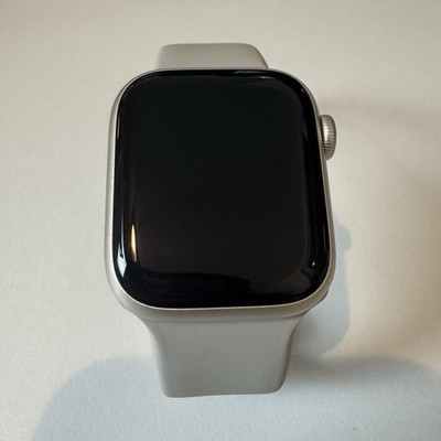 Apple Watch Series 8 41 mm GPS Aluminium Silber mit Silikonarmband Beige