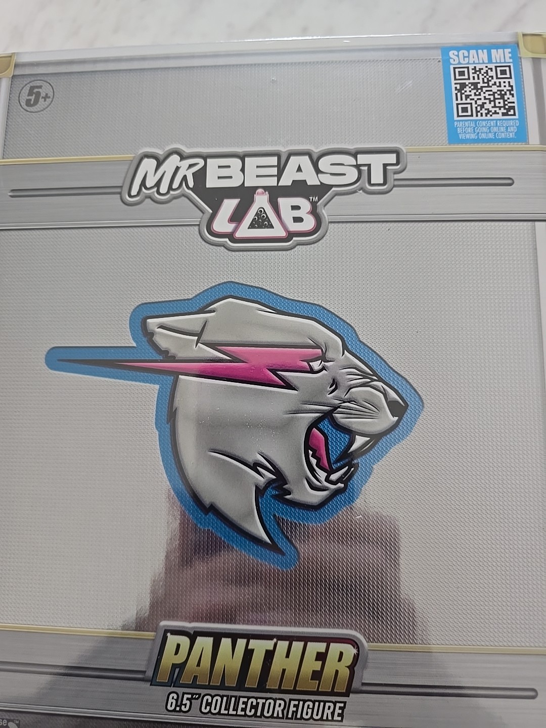 MrBeast Lab Neon Panther Collector Figure thumbnail 9