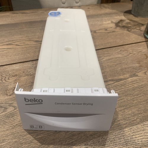 BEKO 8kg Sensor Kondenstrockner komplett Trinkflasche / Tank / Behälter