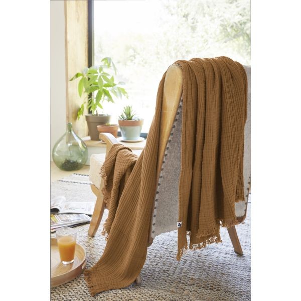 Plaid gaze de coton Gaïa camel 130x160 jeté de canapé à franges