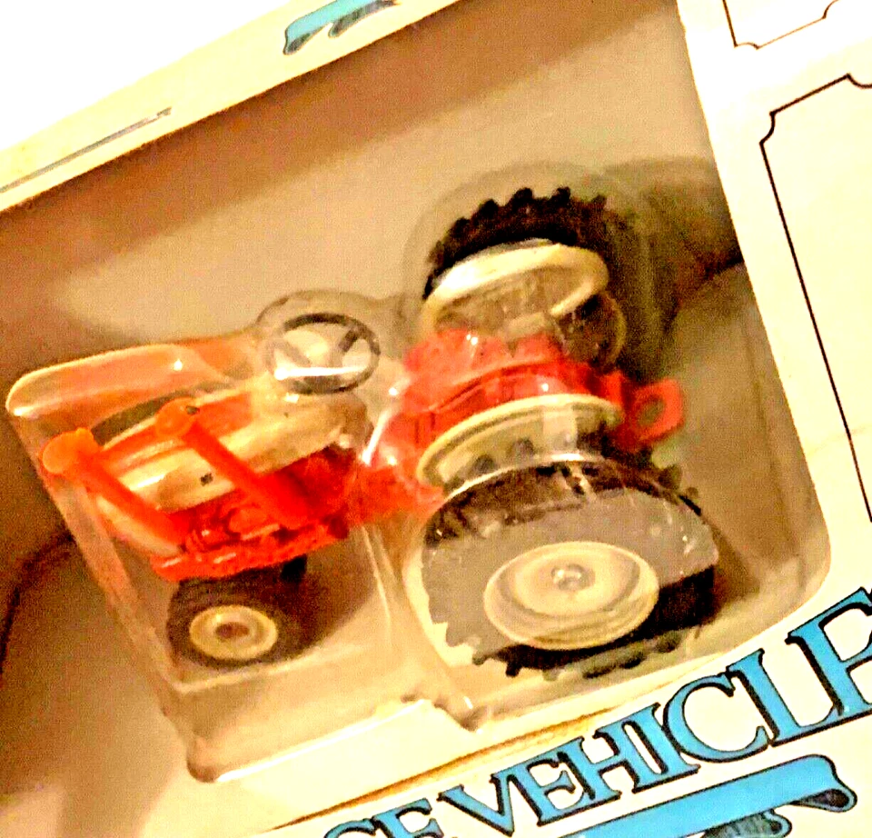 1986 ERTL Vintage Vehicles 1/43 scale die cast Ford 961 Tractor #2508 NOS HTF - Image 4 of 4