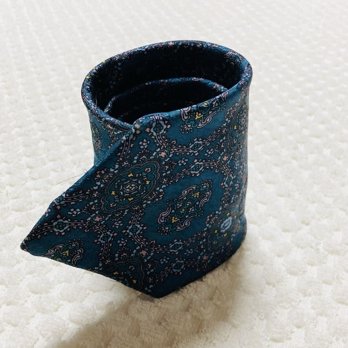 Excellent condition Christian Dior tie floral pattern jewelry gemstone all over thumbnail 2