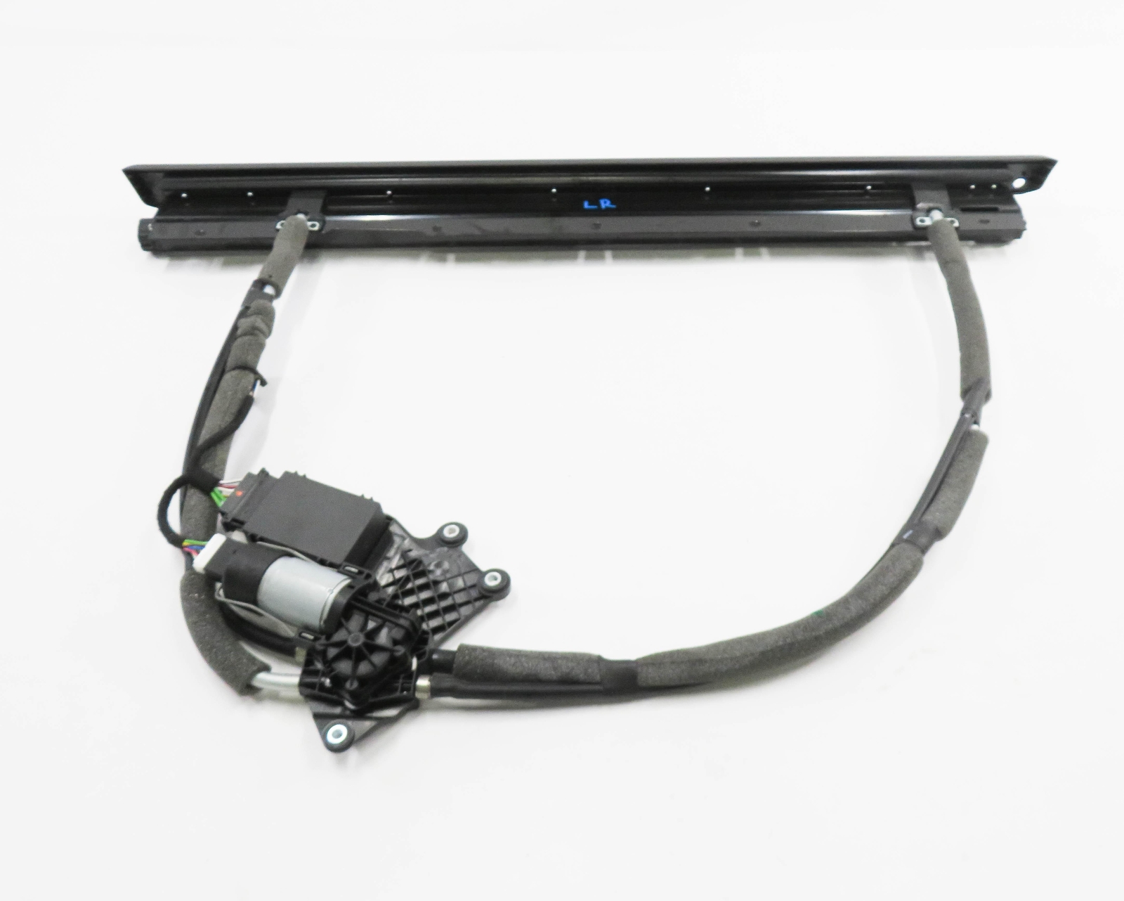 2018 MASERATI QUATTROPORTE (M156) LEFT REAR DOOR POWER WINDOW SHADE w/ MOTOR