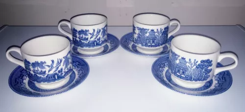 Set of 4 CHURCHILL ENGLAND Blue Willow Tea Cups Coffee Mug & Saucers 