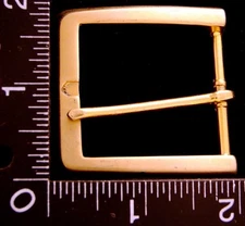 LL20104 *NOS* COOL VINTAGE **CUT-OUT DESIGN** GOLDTONE BELT BUCKLE