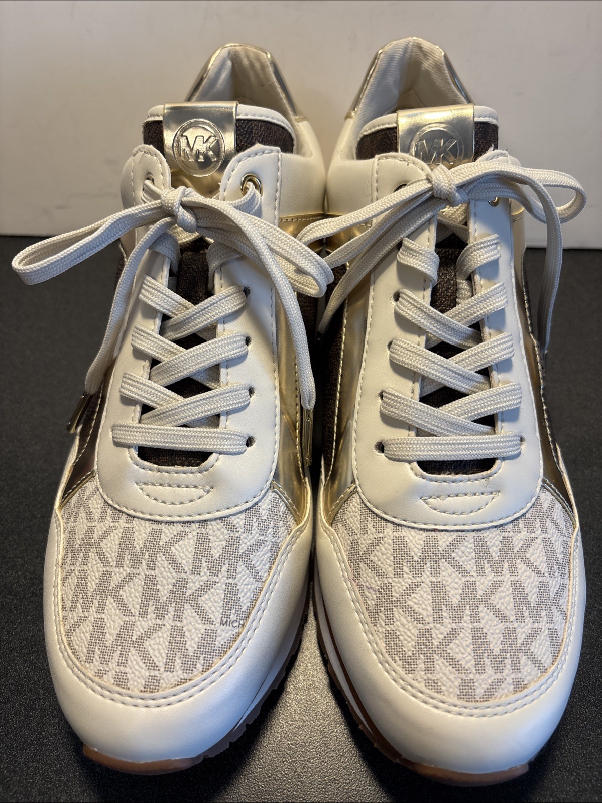 Michael Kors Women's Maddy Two-Tone Logo Trainer Vanilla/Brown/Gold Size 8 NWOB