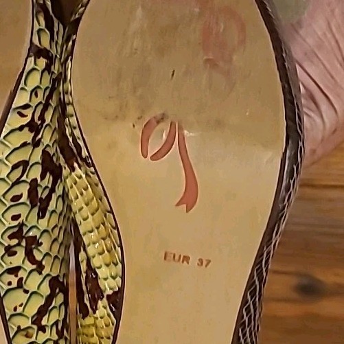 Mob Wife Peep Toe Stilettos 6.5/7 37 Leather Snakeskin Flower Office Siren Sexy