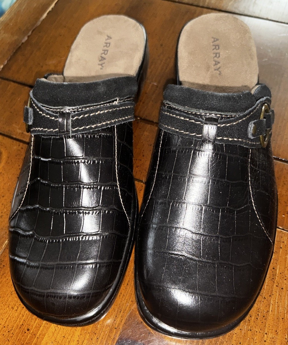 ARRAY Brown Alligator Embossed  Leather Clogs Sho… - image 7