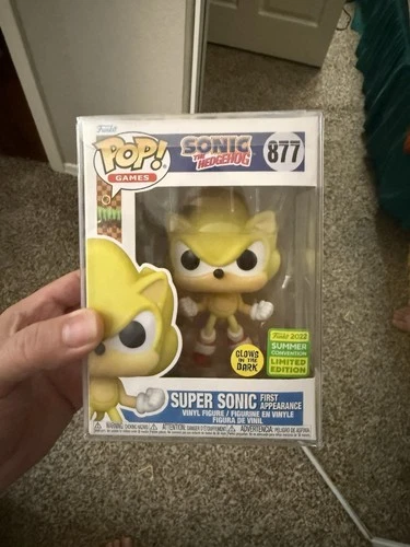 Funko Pop! Vinyl Sonic Super Sonic #877 Glow First Appearance Exclusive