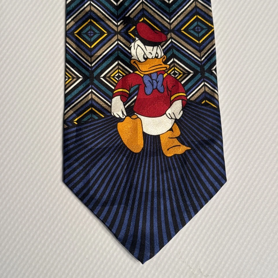 Gravata Disney Pato Donald Atlas Design Goteborg Suécia Natal 100% Seda 57" - Imagem 3 de 4