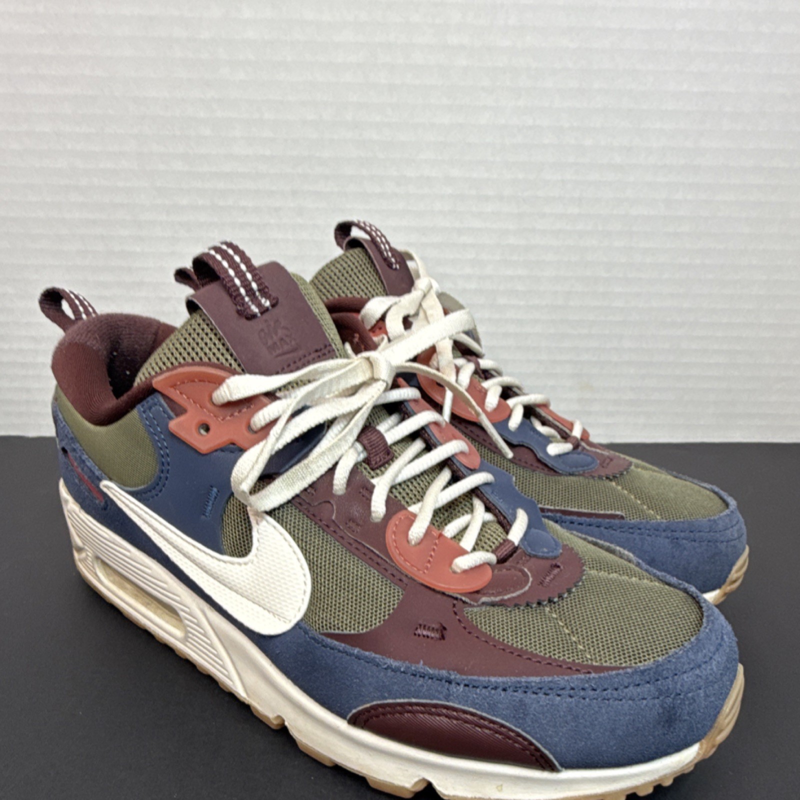 Nike Air Max 90 - Olive Blue Burgundy Colorblock Mesh Sneake