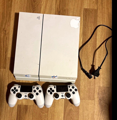 Sony PlayStation 4 Heimkonsole - Weiß mit 2 Controllern & Kabel