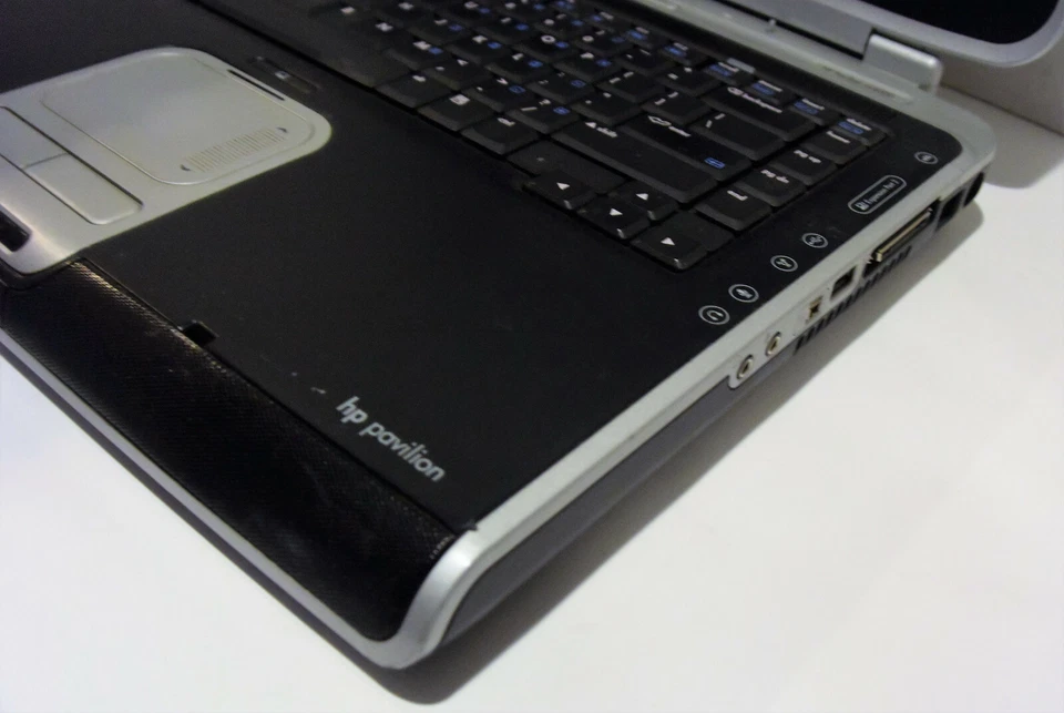 HP Pavilion zv6270us 15.4'' Notebook (AMD Athlon 64 2GHz 512MB) 按原样损坏 — 第 4/4 张图片