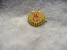 OY- VINTAGE I LIKE BUNNY! PIN BADGE   #29442
