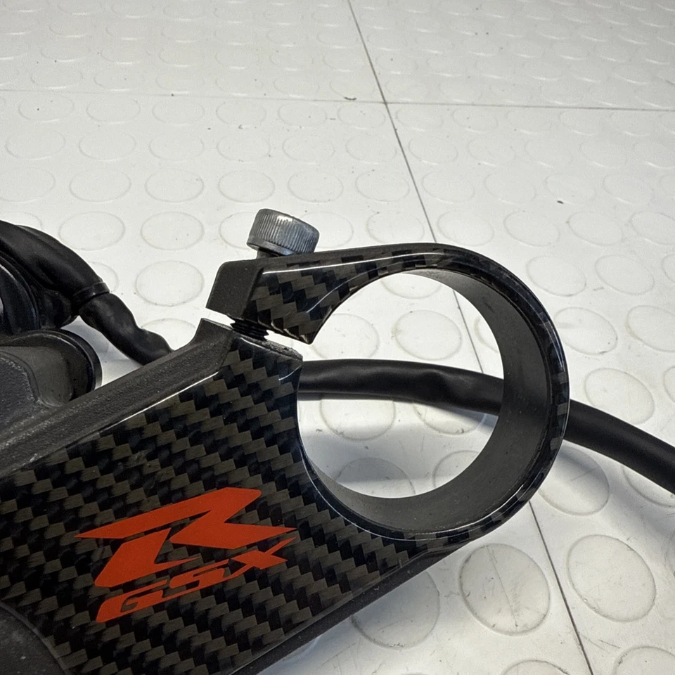 05 06 2005 2006 SUZUKI GSXR1000 GSXR 1000 ABRAZADERA DE ÁRBOL TRIPLE SUPERIOR OEM BUENA Foto 4 de 4