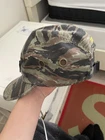 Chapeau de camp Supreme Camo SS24 légèrement utilisé OS très bon état réglable