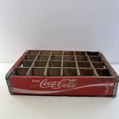 Vintage Coca-Cola Coke Red Wooden 24 Bottle Crate 1975 Chattanooga TN