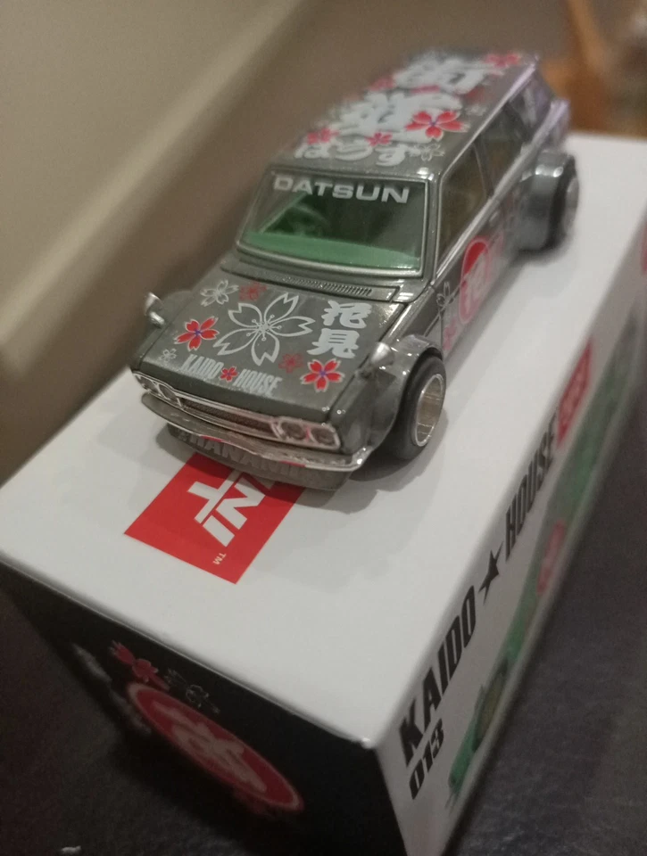 Mini GT ~Kaido House~ Datsun 510 Wagon~ #013 Hanami V2 Green Chase - Image 3 of 3