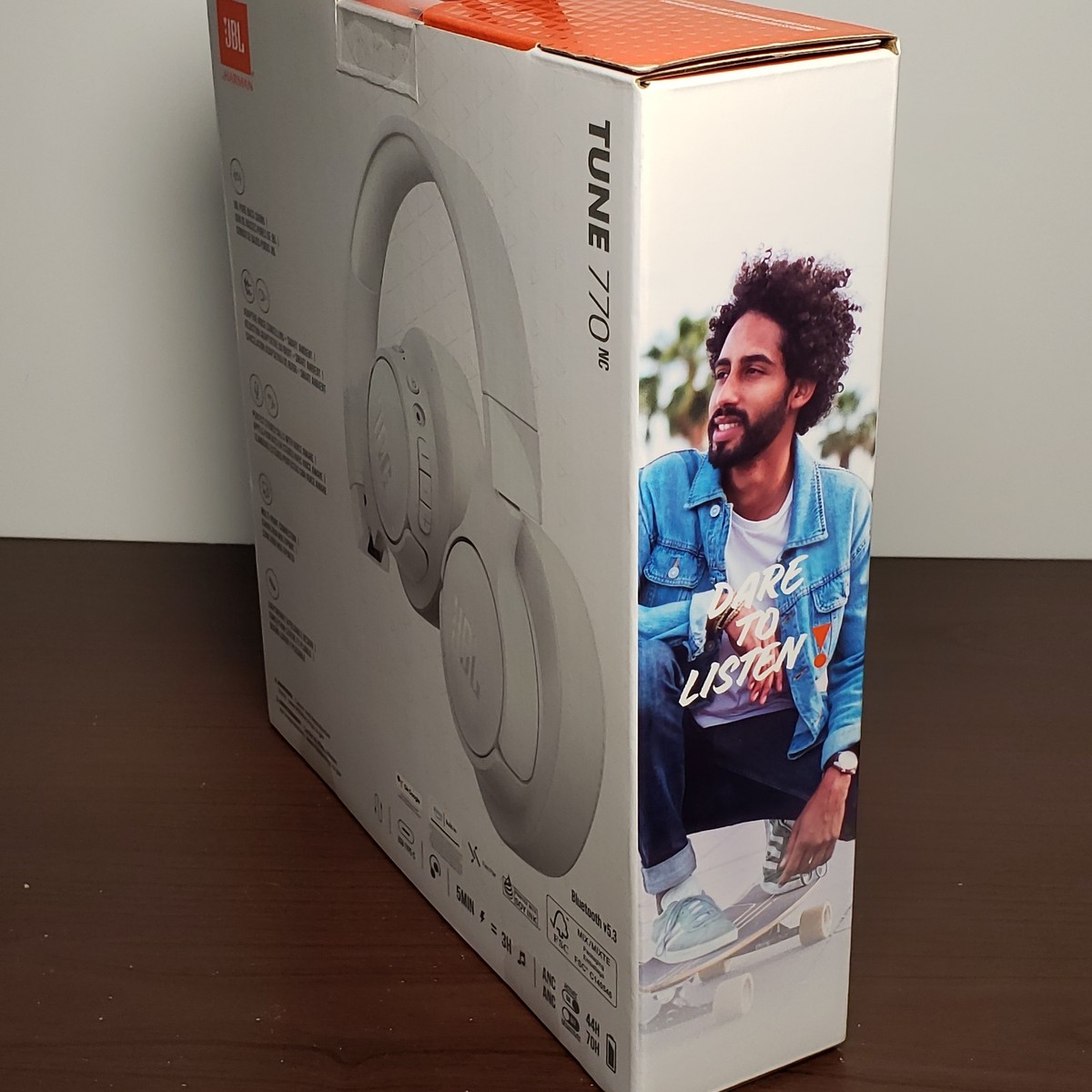 JBL TUNE 770 NC ワイヤレスヘッドホン ホワイト JBL TUNE 770NC ワイヤレスヘッドホン オーバーイヤー ノイズキャンセ