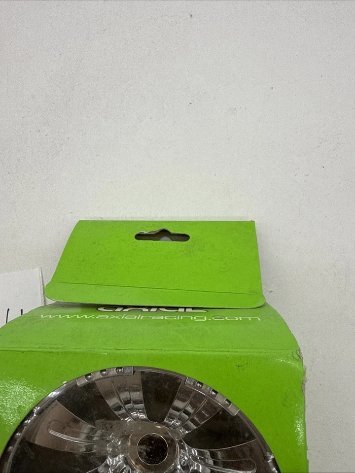 Axial Racing AX8009 Axial 8 Spoke 1/8th Monster Truck Wheel Chrome 17mm Hex RC - Image 2 of 3