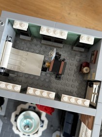 LEGO Assembly Square 10255 100% Complete & Instructions Creator Expert -mm