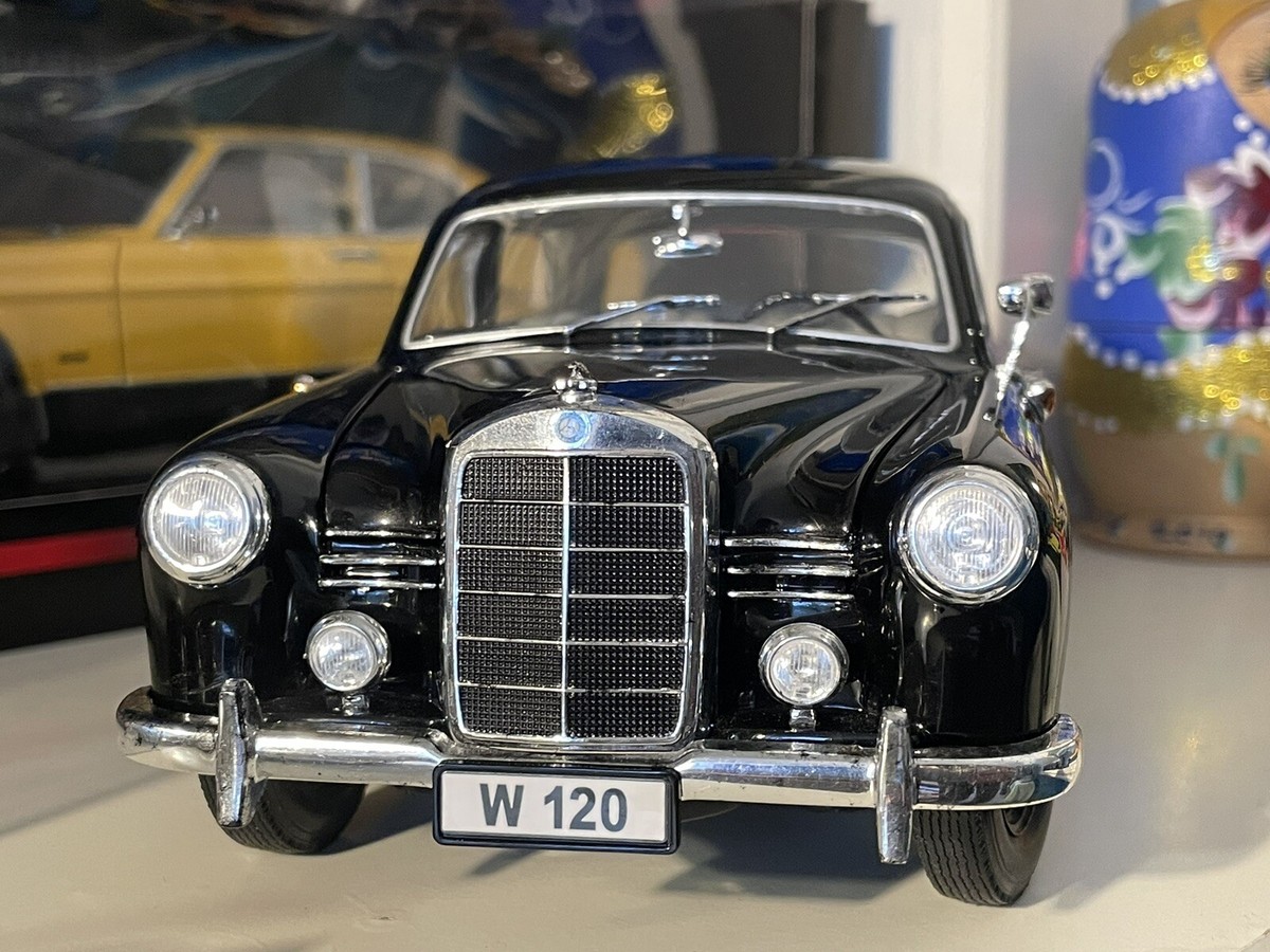 Mercedes Benz 220SE SUN-STAR 1/18 Mercedes Benz 220SE Cabriolet Open 1960 2 tons rouge 03594