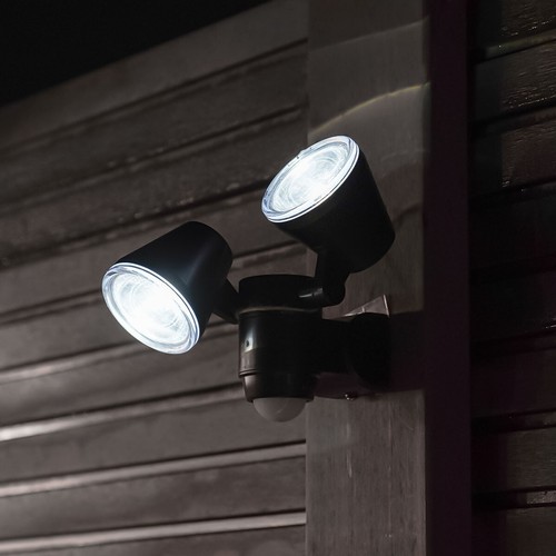 Battery LED PIR Motion Sensor Security Wall Light | Outdoor Garden Adjustable - Picture 10 of 10