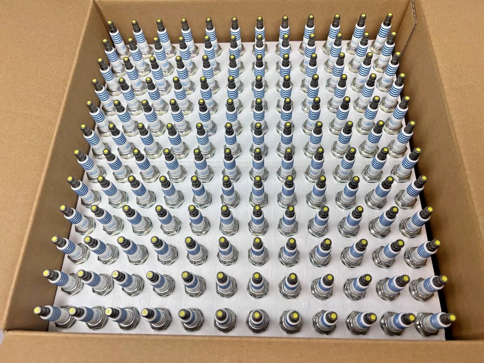 Conjunto de 6 velas de ignição genuínas OEM Motorcraft CYFS12YT4 feitas no Japão!! - Imagem 4 de 4