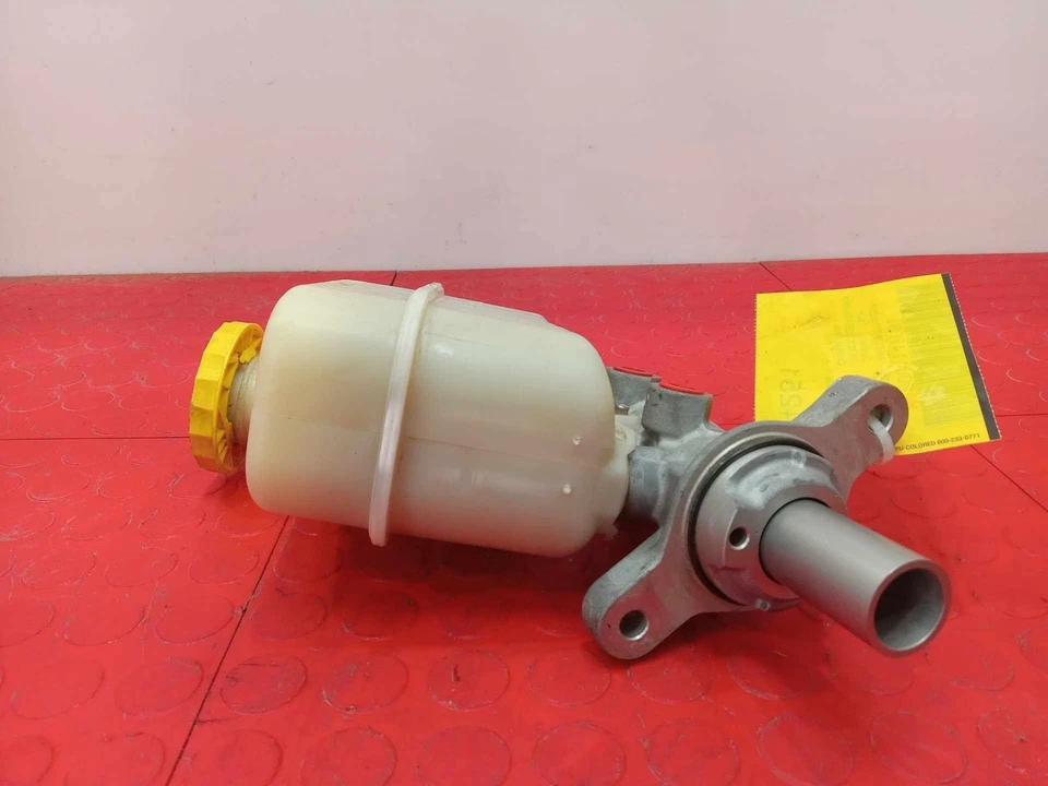 2015-2017 Chrysler 200 Brake Master Cylinder Assembly Genuine OEM 68245358AA - Image 4 of 4