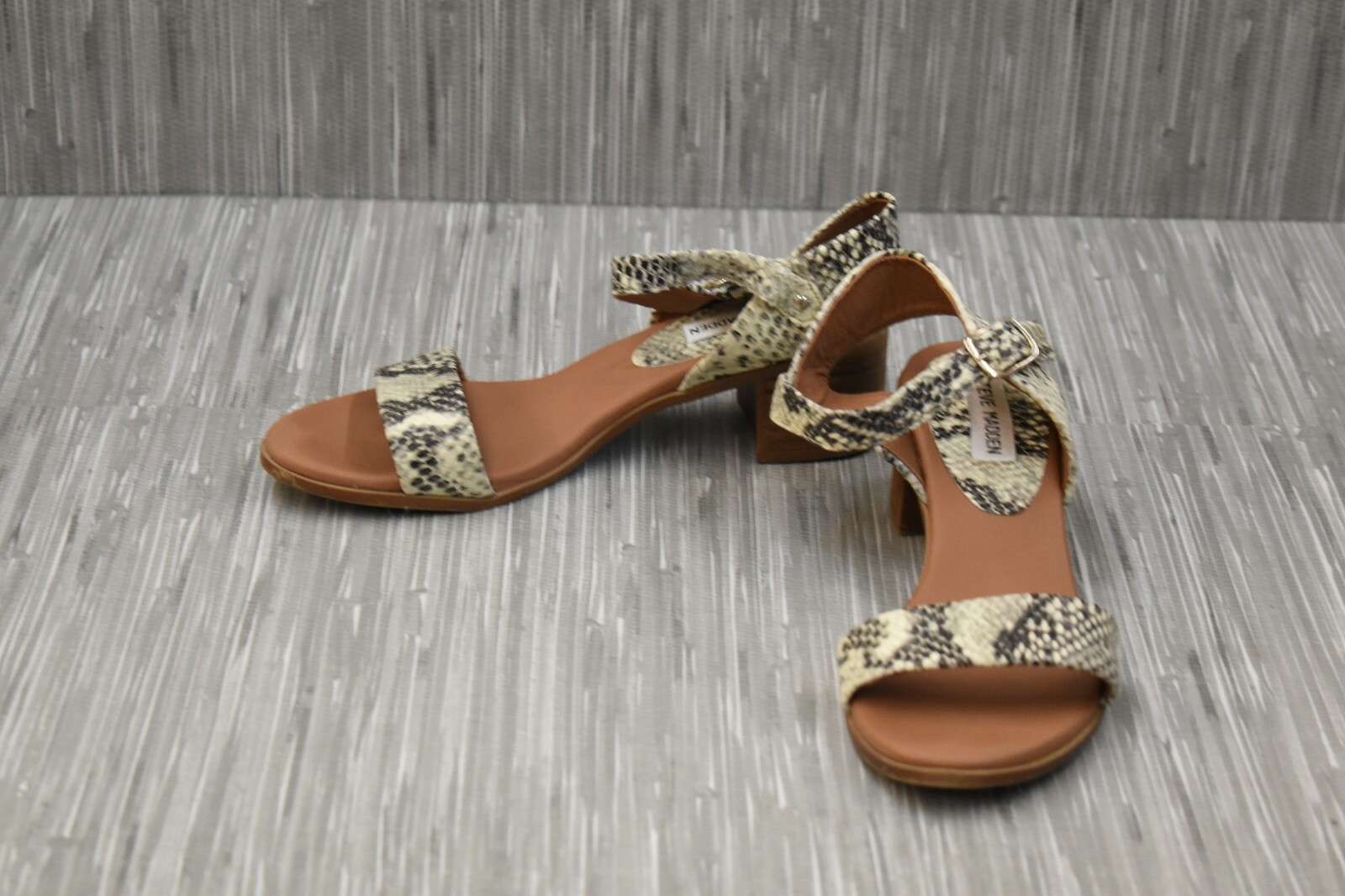 steve madden april block heel sandal